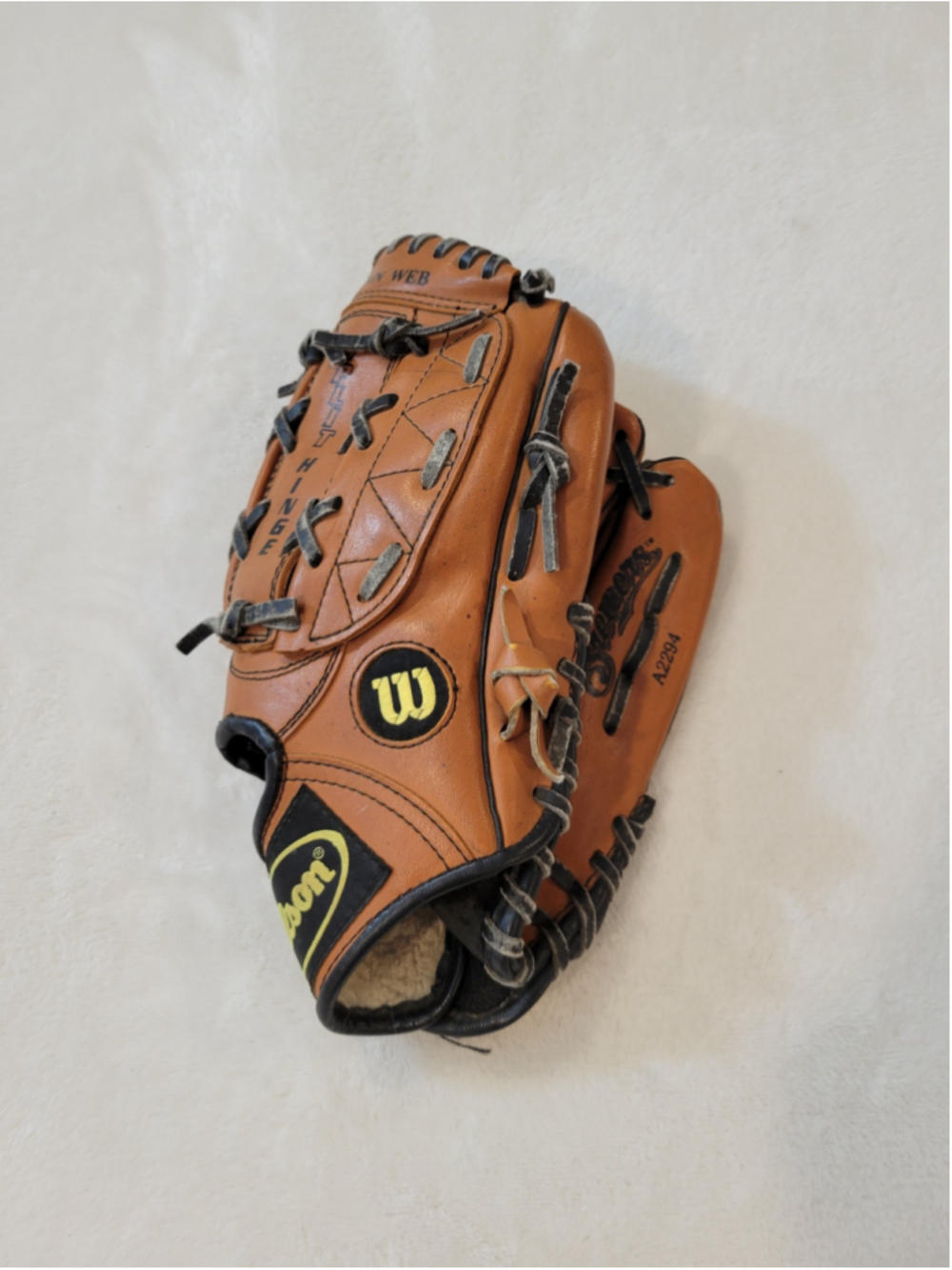 Wilson A2294 Milwaukee Brewers Mark Loretta Baseball Glove Sentry Foods 10.5"